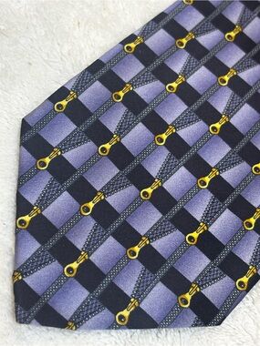 Brand New Stylish Tie By Como House / Italy